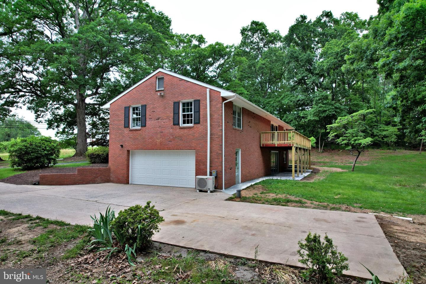 7627 Summit Point Road photo 4
