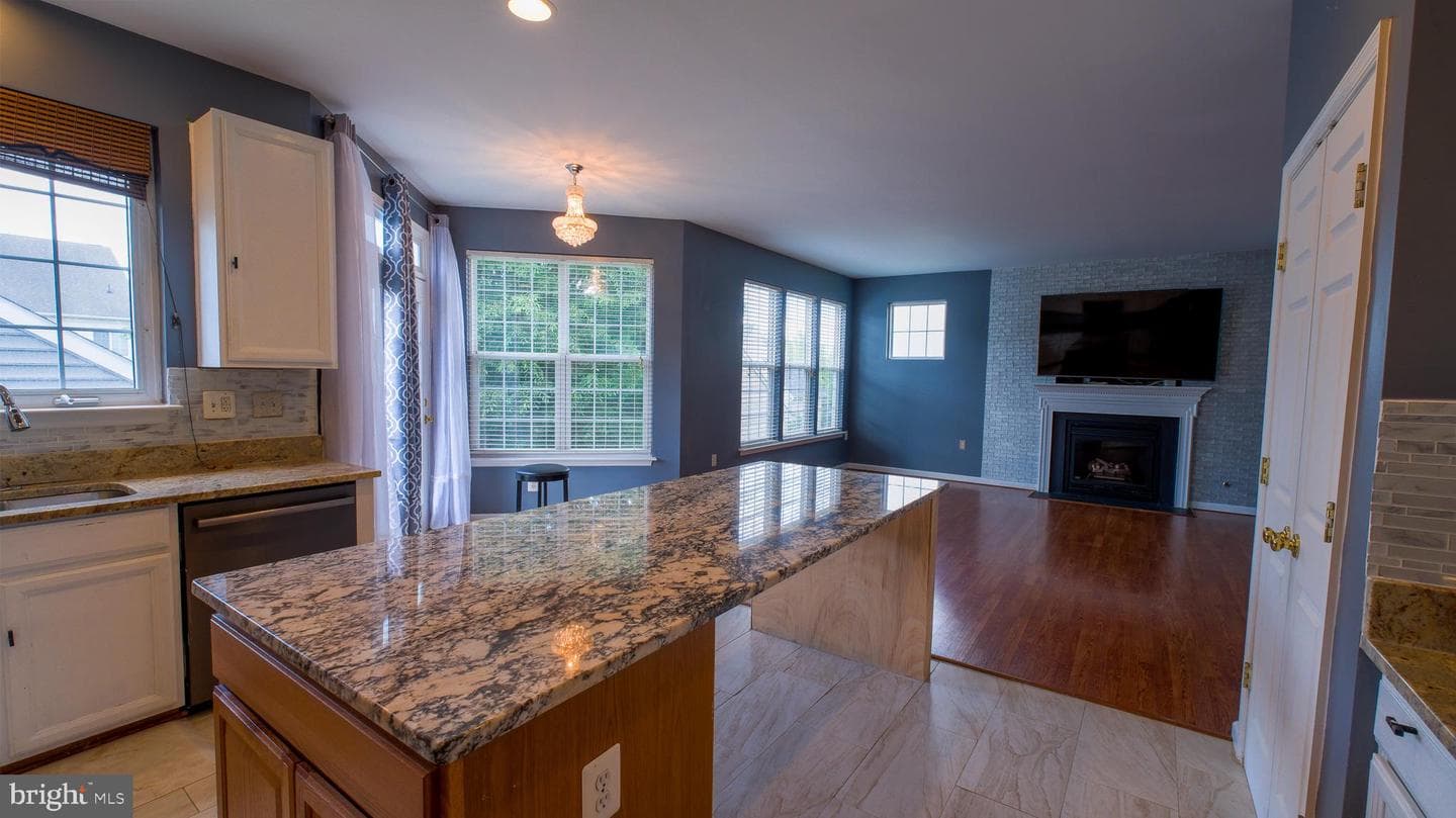 308 Braddock Street photo 4
