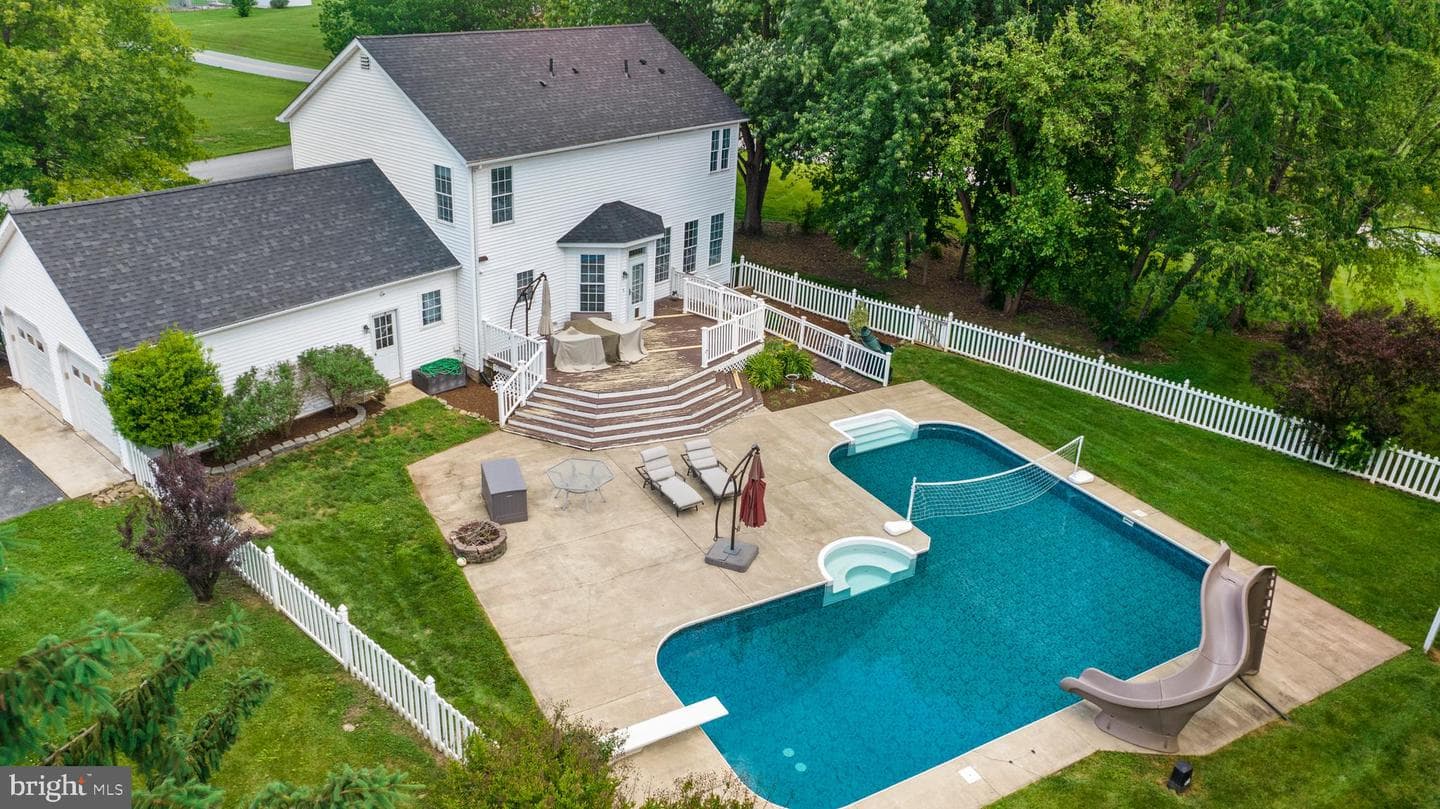 494 Pleasant Valley Drive photo 4