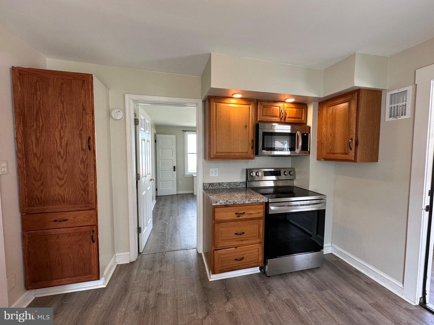311 N Lawrence Street photo 9