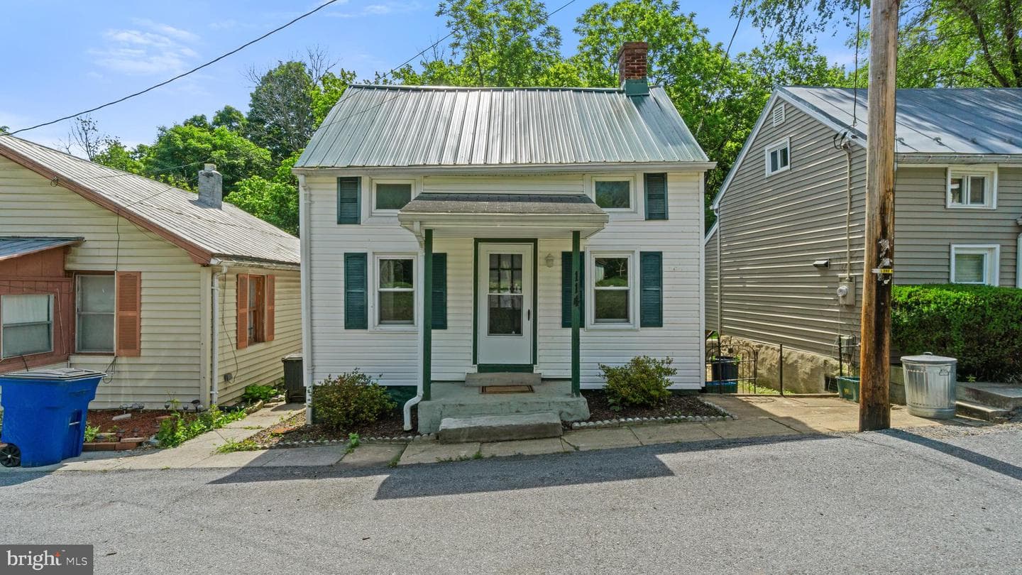 114 College Street