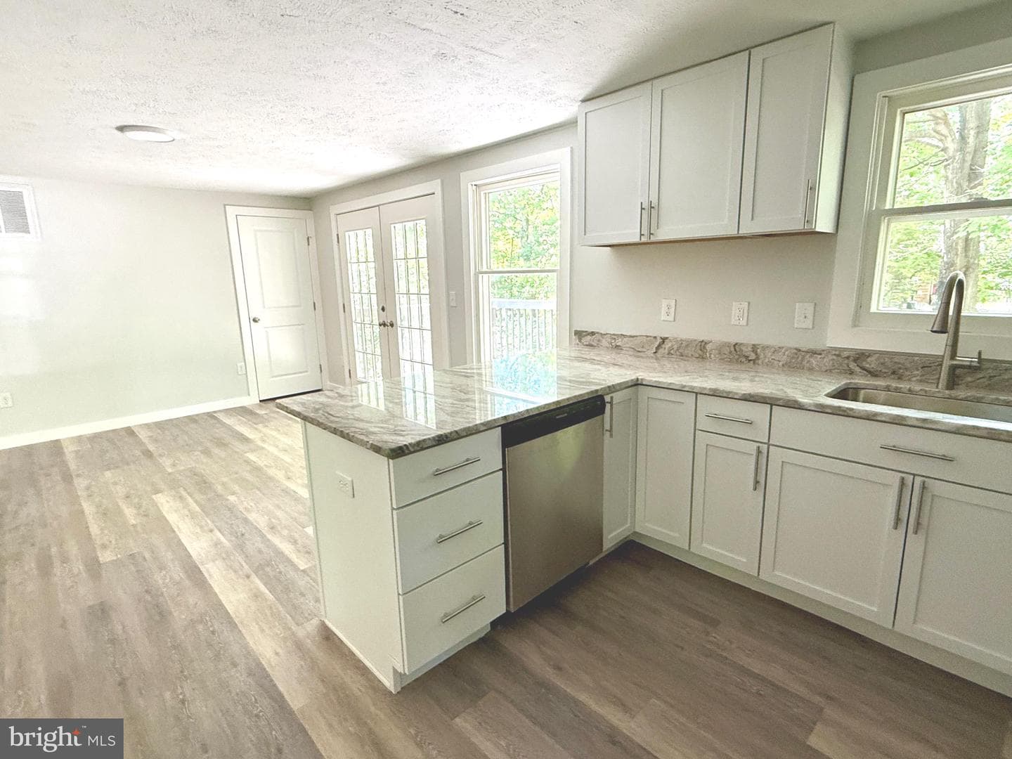 213 Harvey Road photo 8