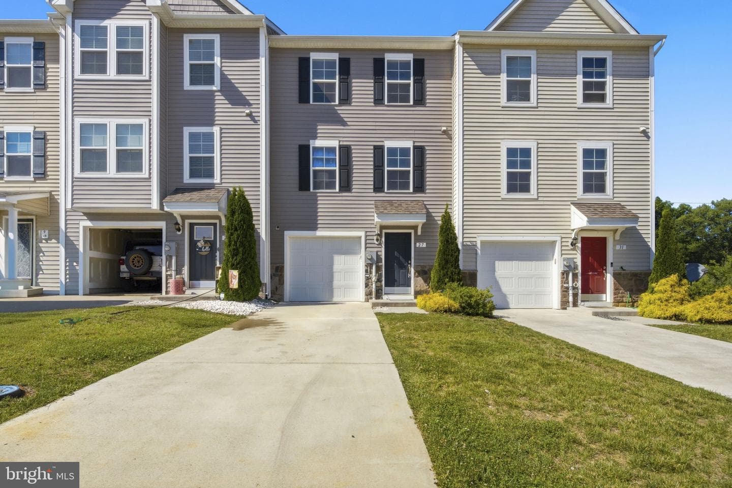 27 Tate Manor Drive photo 2