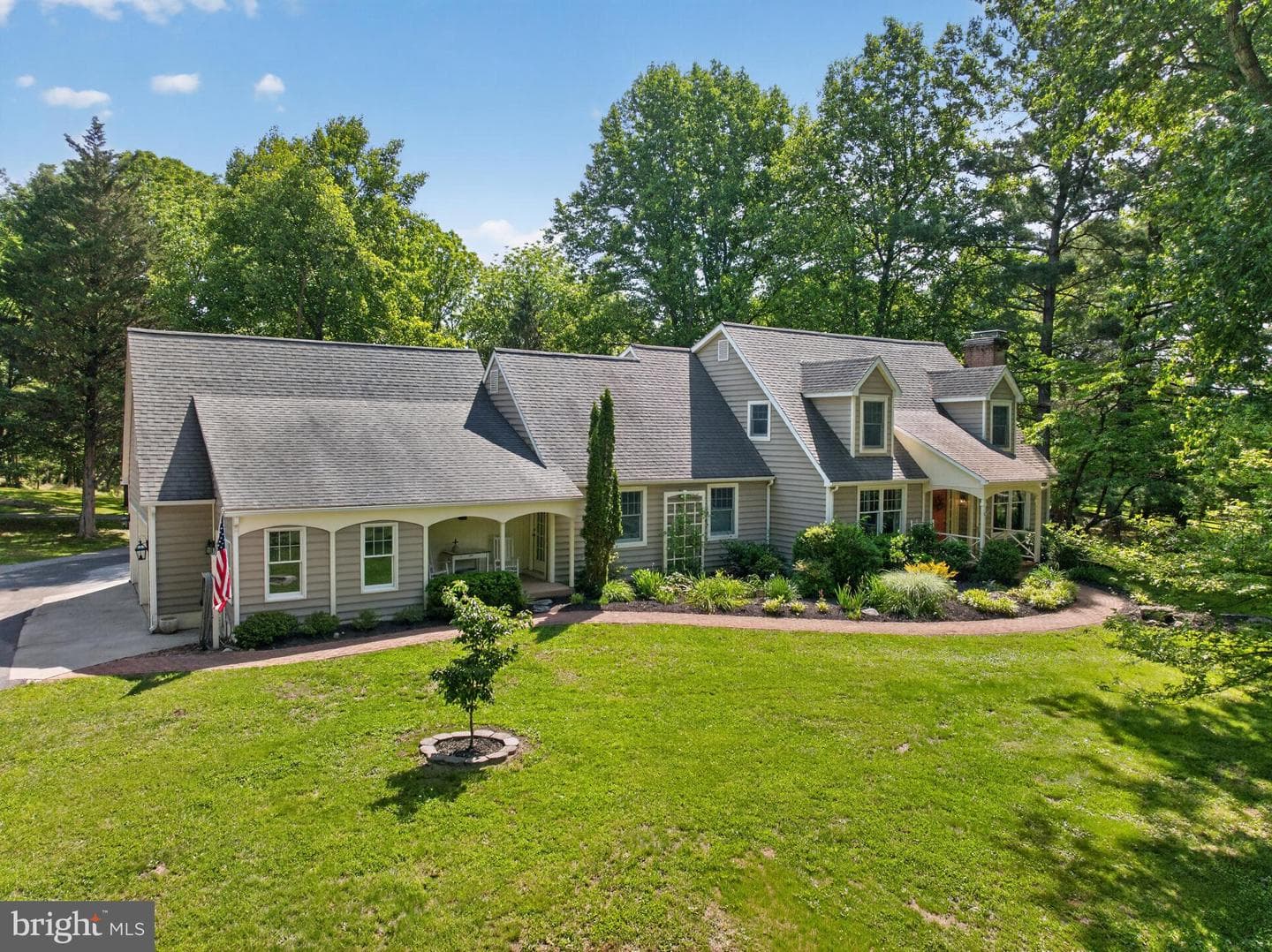 266 Shepherd Lane photo 2