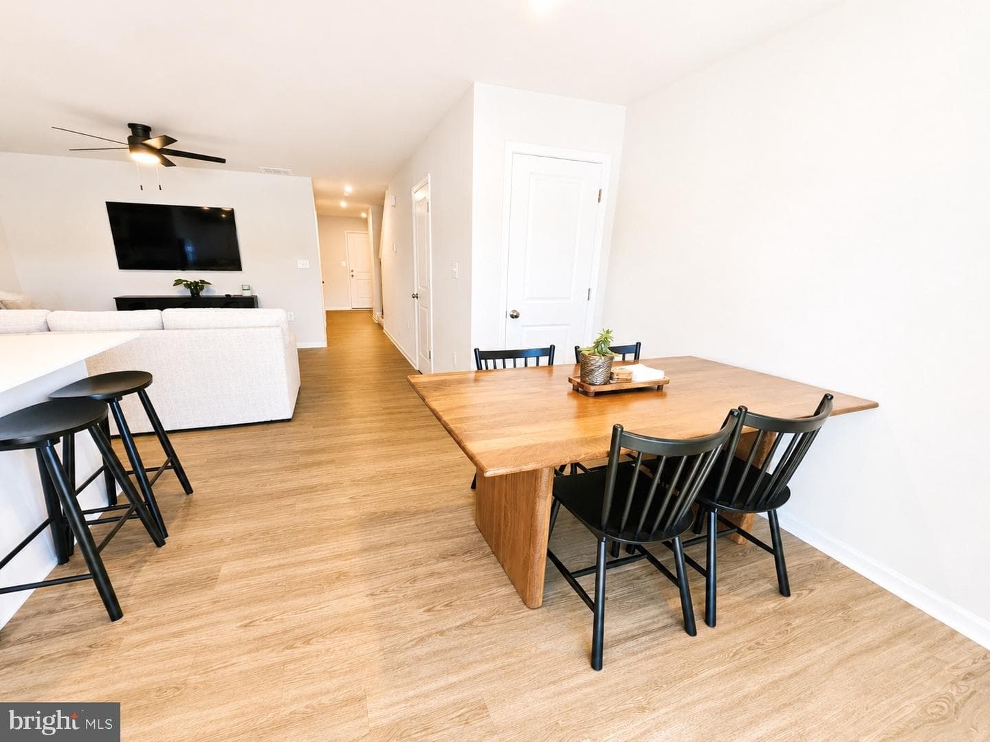 33 Apollo Road photo 11