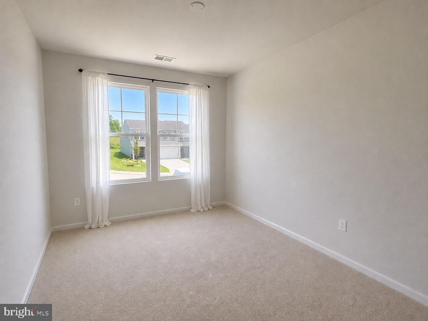 33 Apollo Road photo 18