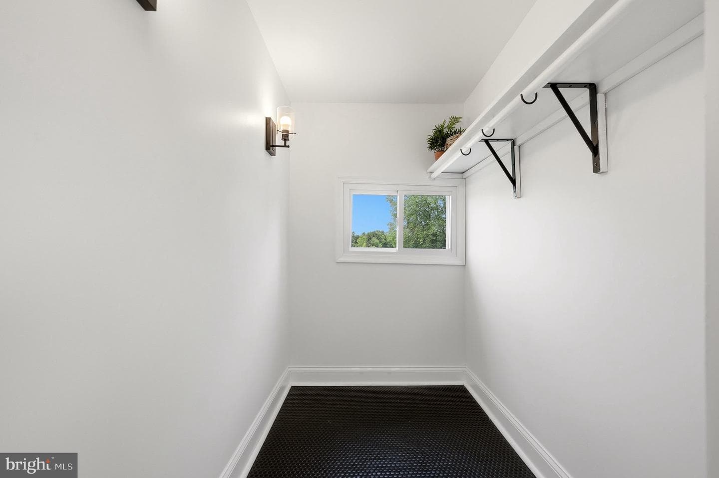 106 S George Street photo 29