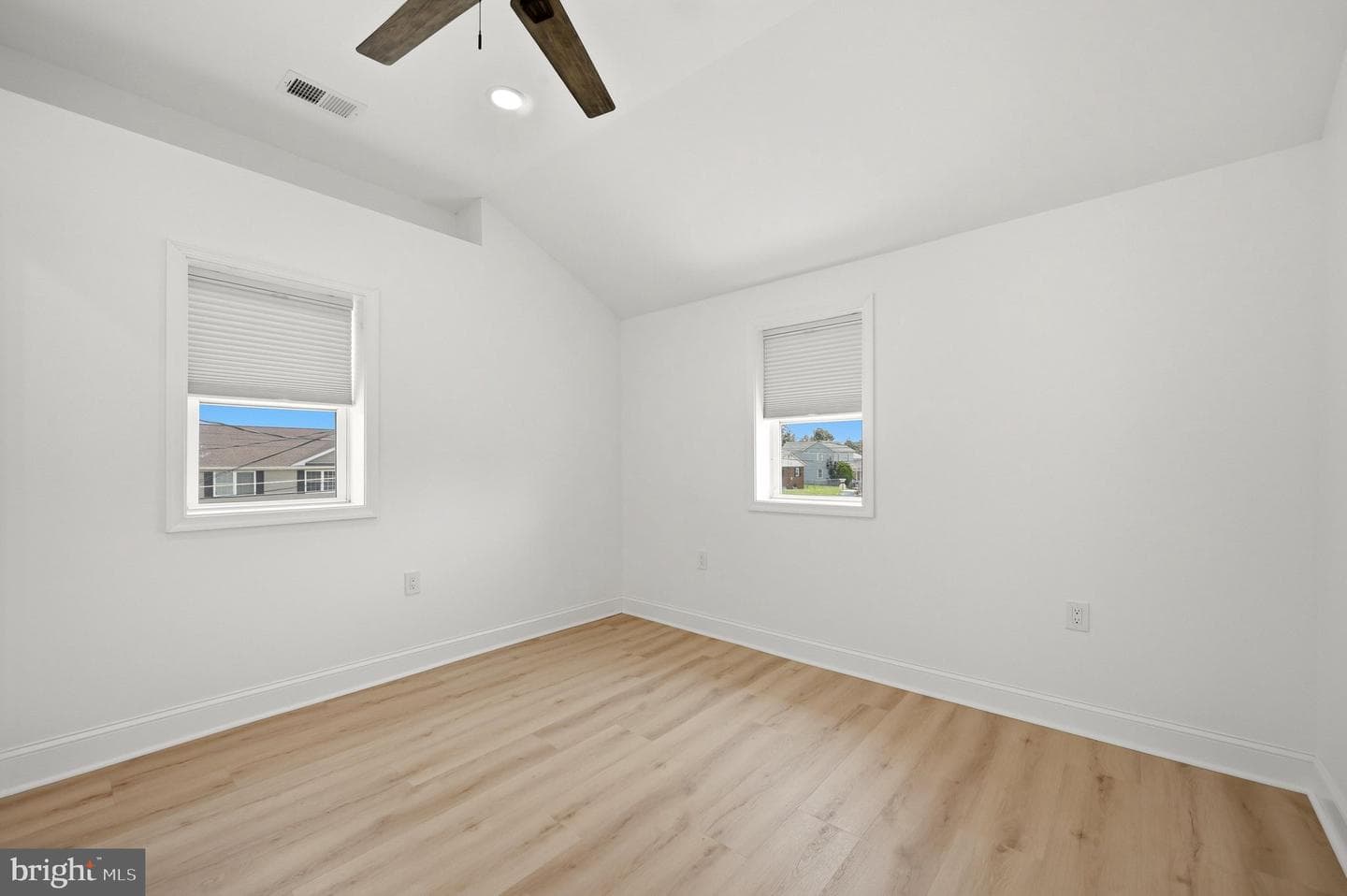 106 S George Street photo 30