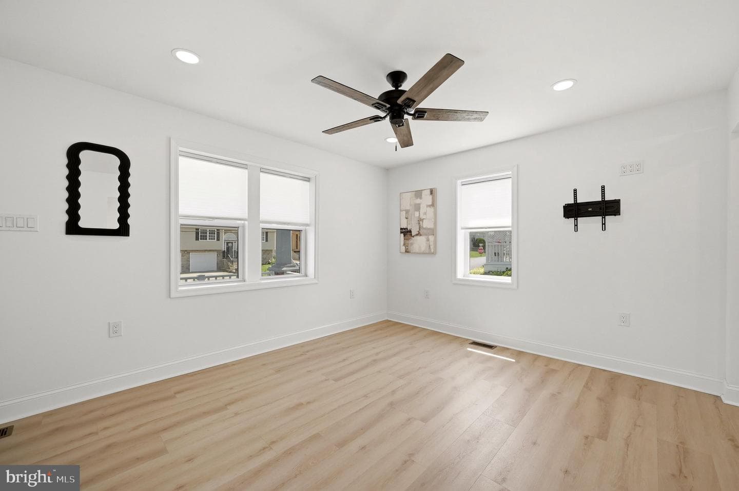 106 S George Street photo 6