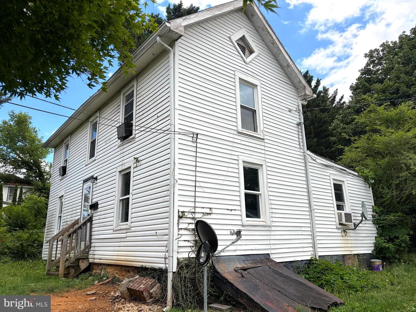 323 W Academy Street photo 2