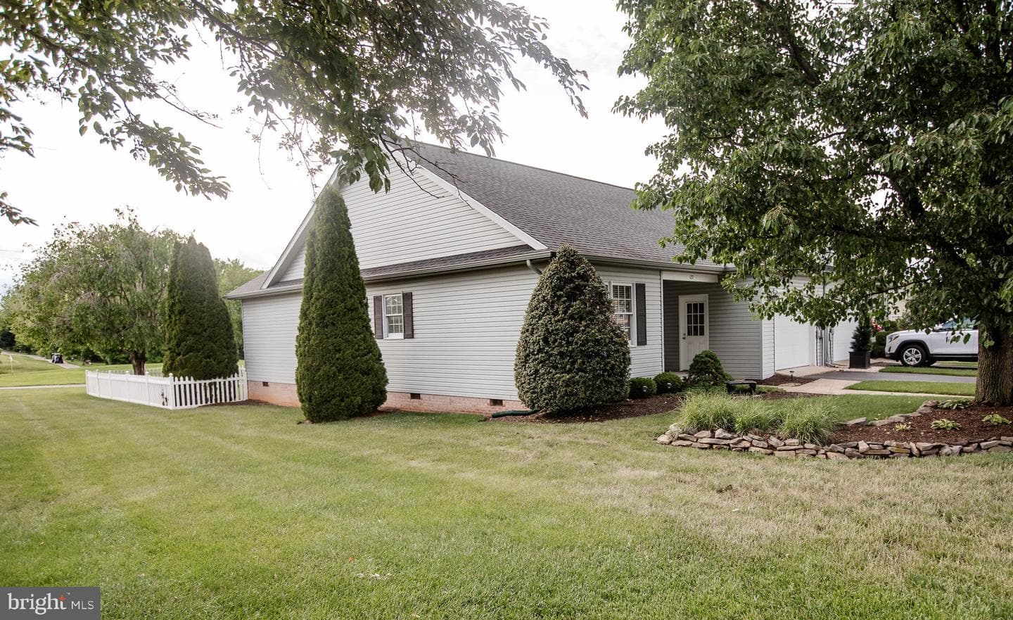 127 Westhall Drive photo 2