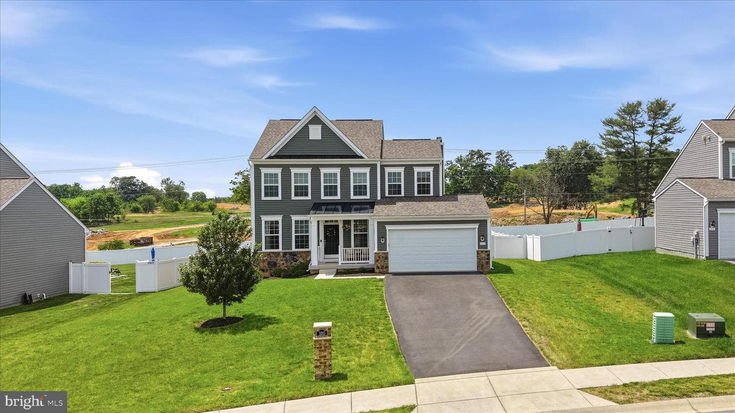 100 Ladysthumb Circle, Charles Town