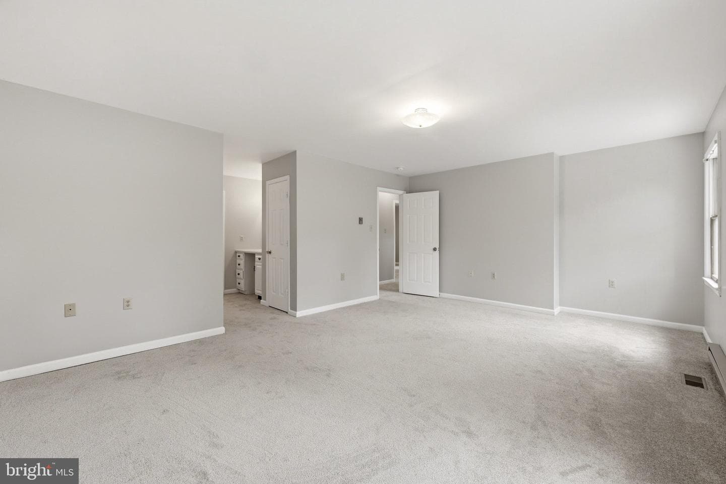 105 Fenway Drive photo 23