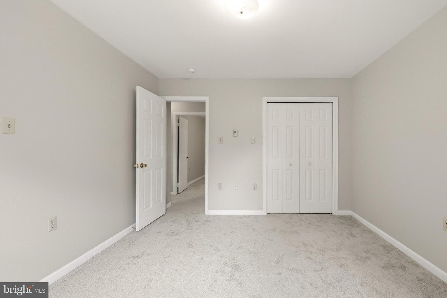 105 Fenway Drive photo 31