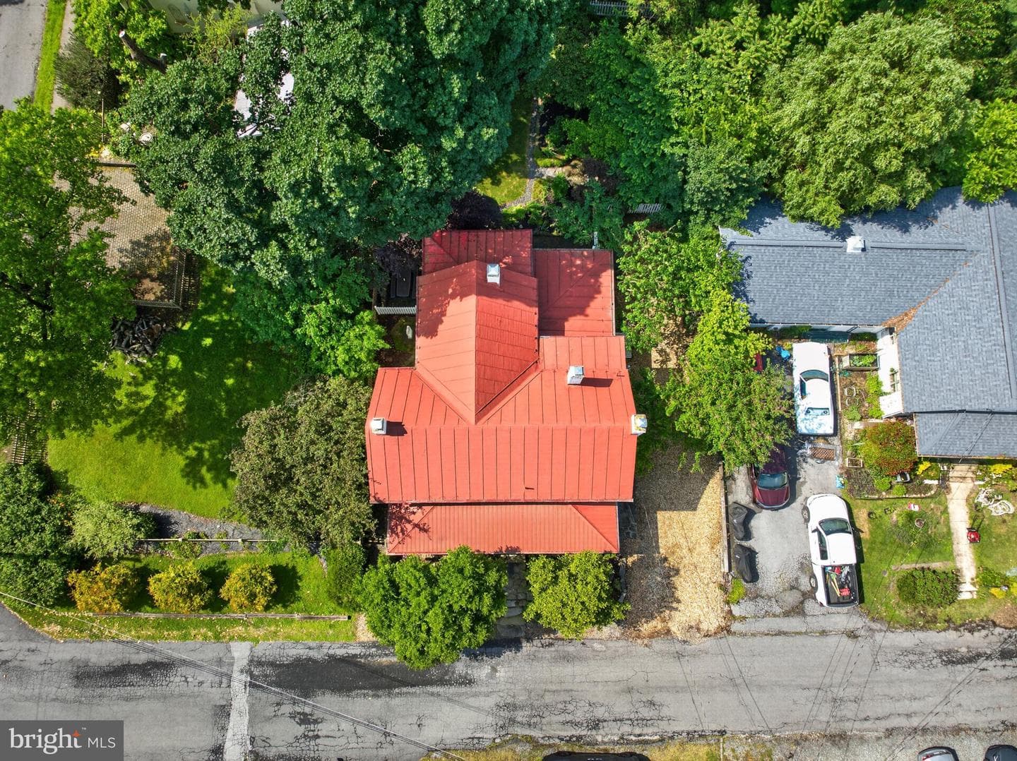 821 E Ridge Street photo 9