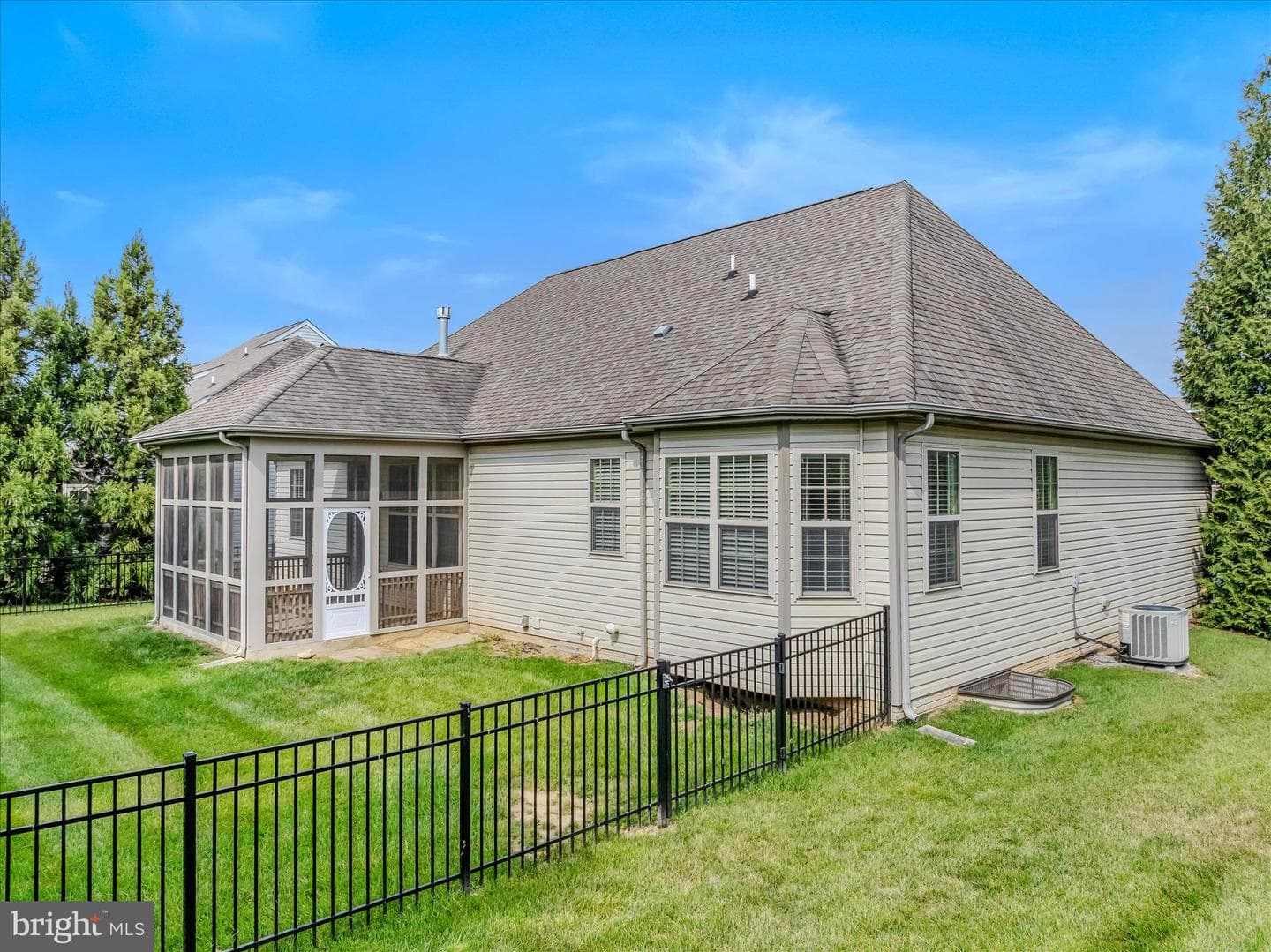 220 Lewis Washington Drive photo 40
