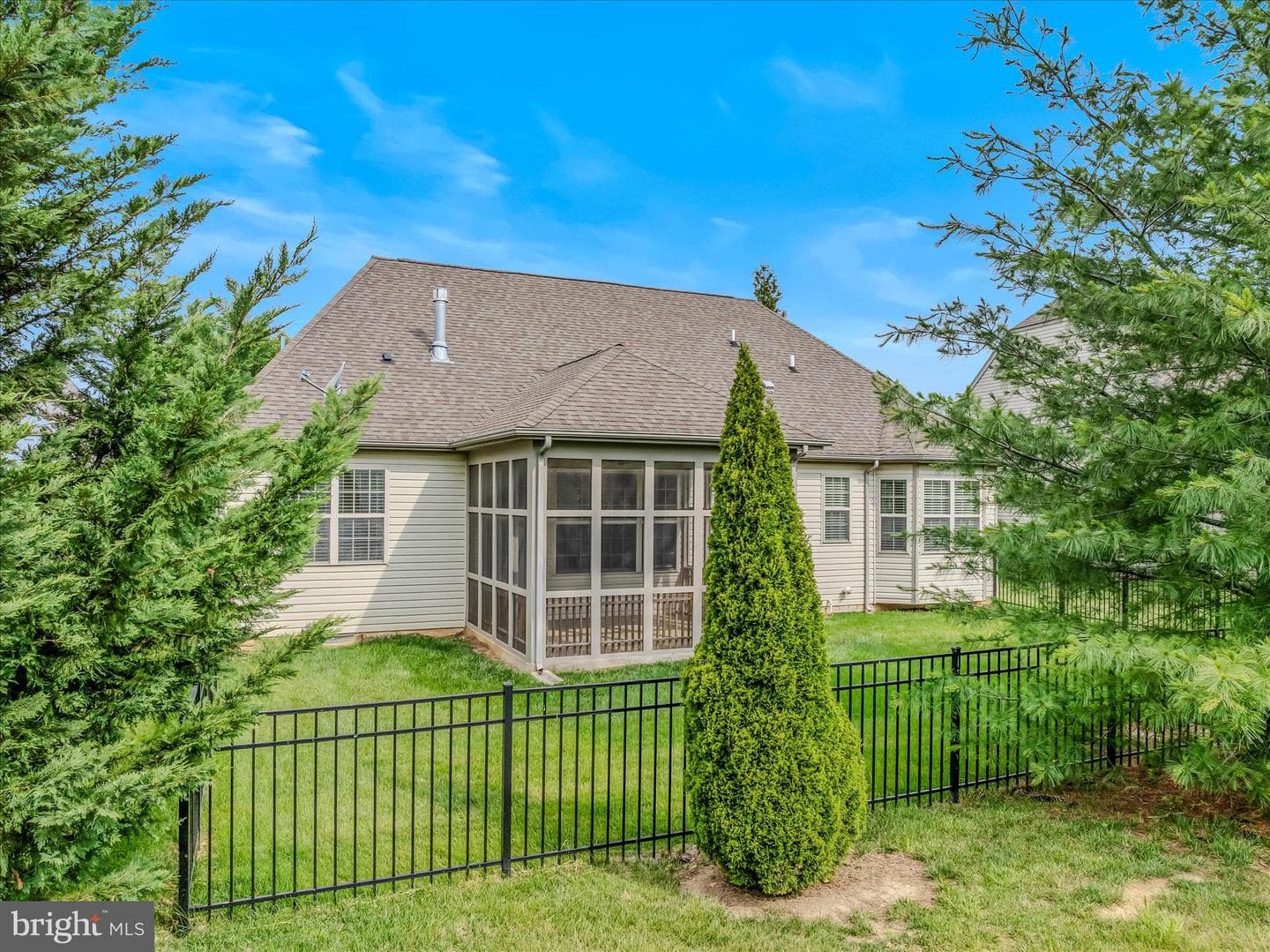 220 Lewis Washington Drive photo 41