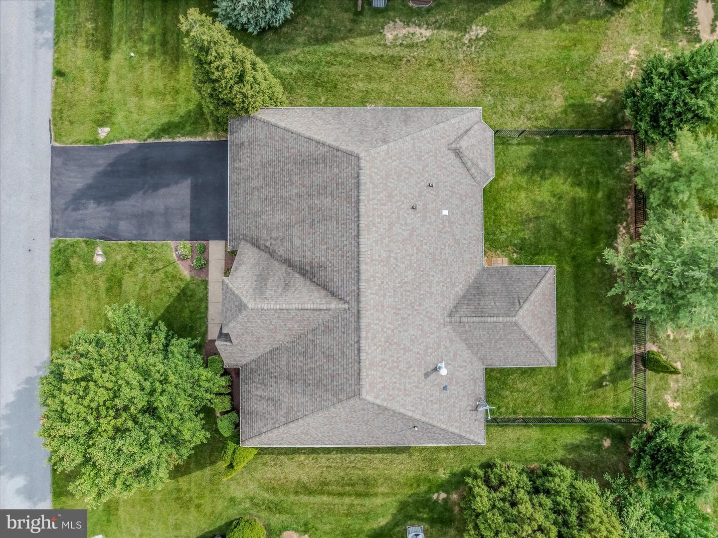 220 Lewis Washington Drive photo 42
