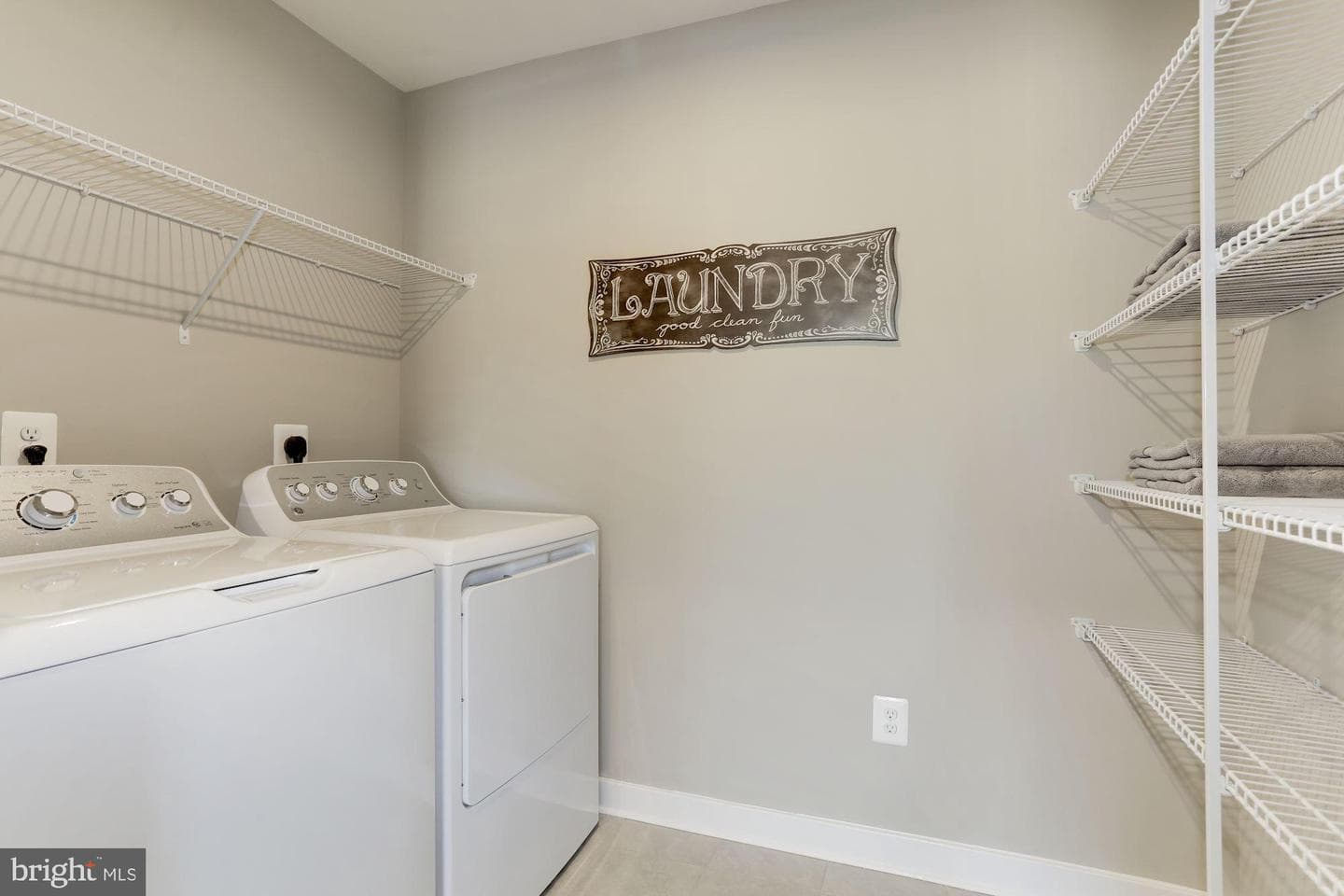 1219 Wallace Way photo 19