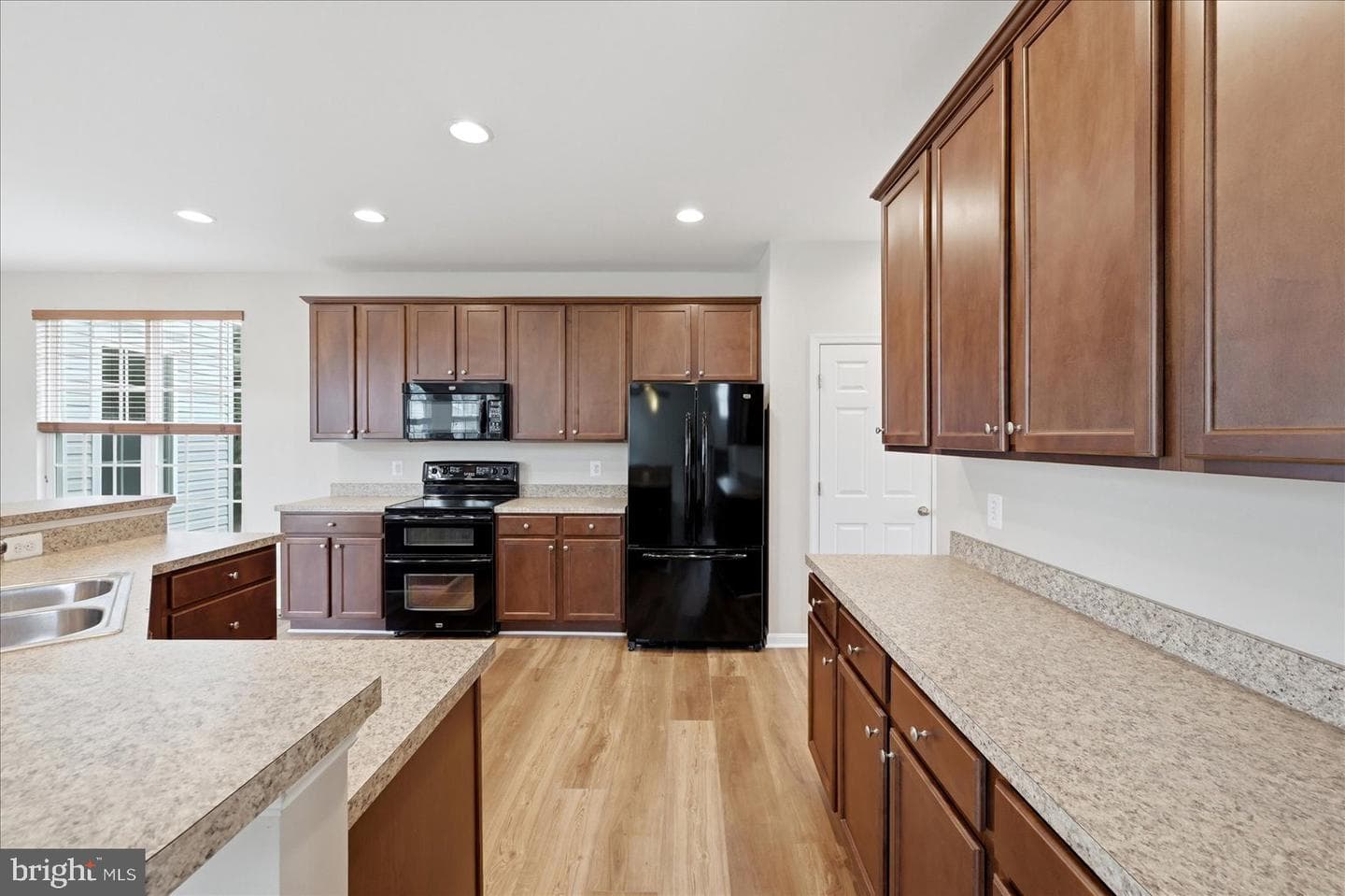 523 Prospect Hill Boulevard photo 6