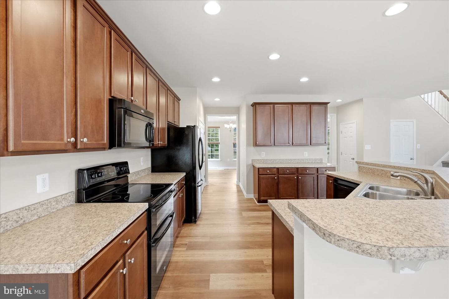 523 Prospect Hill Boulevard photo 7
