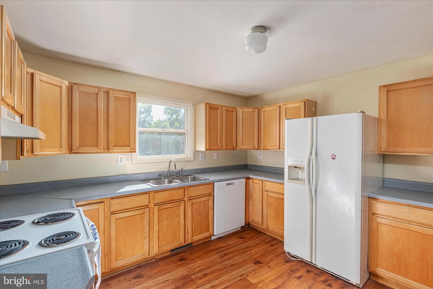 82 Pond Road photo 10