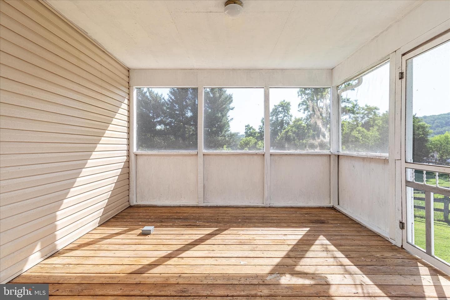 82 Pond Road photo 14