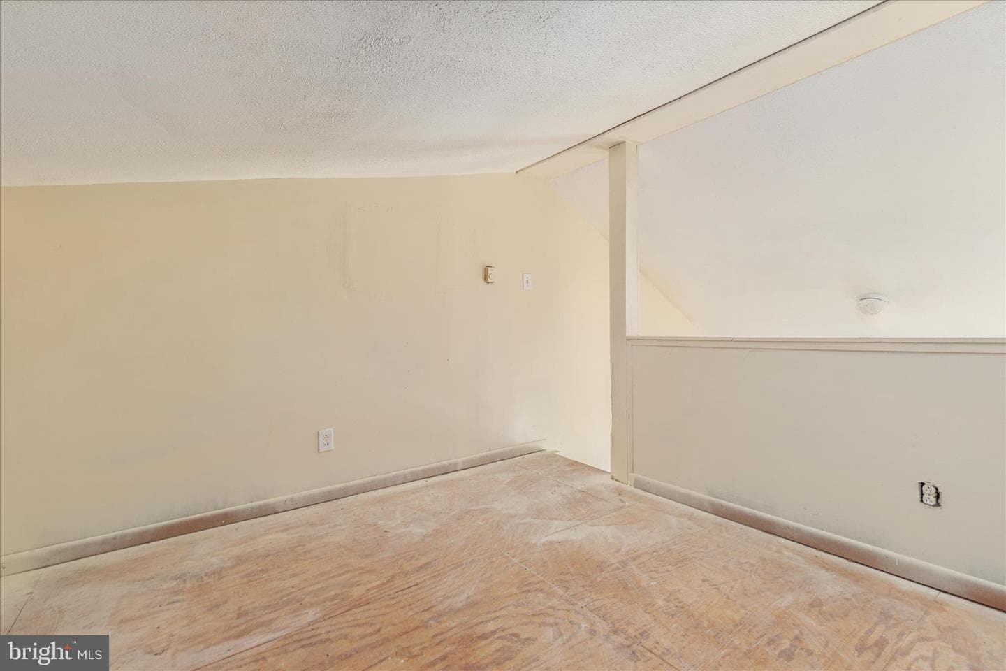 82 Pond Road photo 22