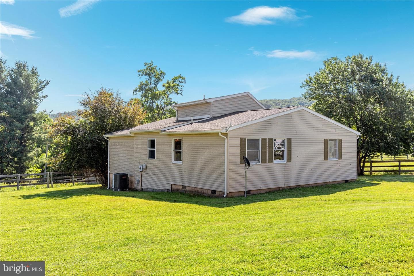 82 Pond Road photo 31