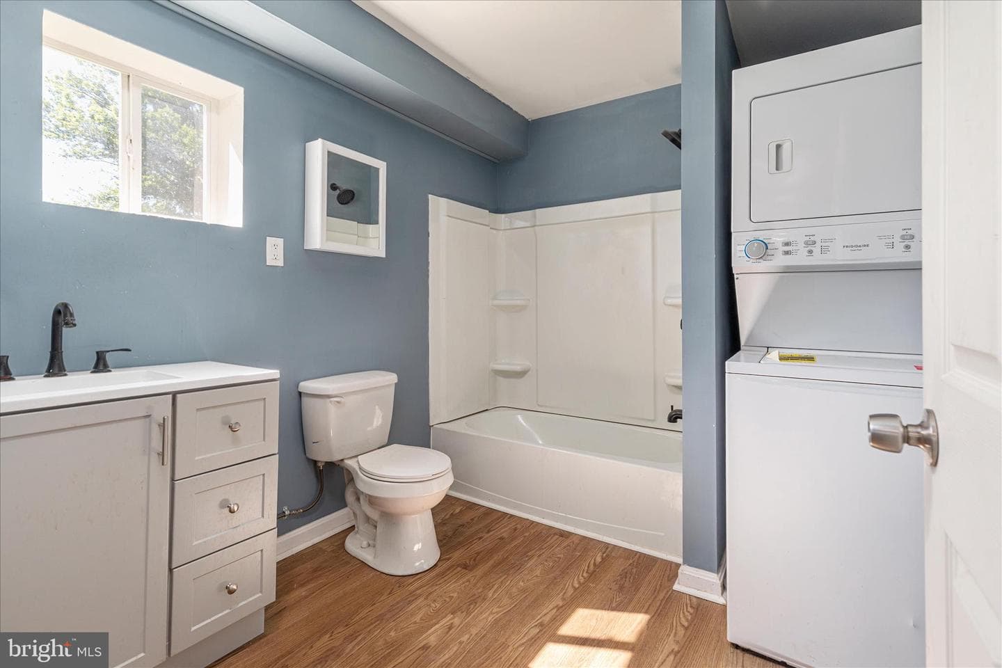 82 Pond Road photo 36