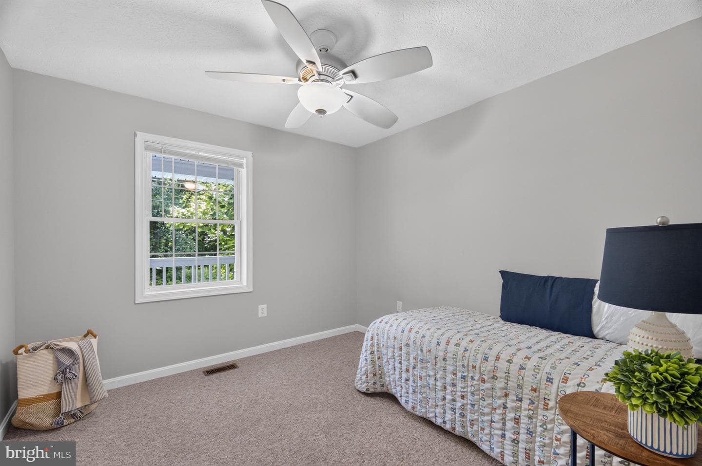 885 Wild Rose Lane photo 20