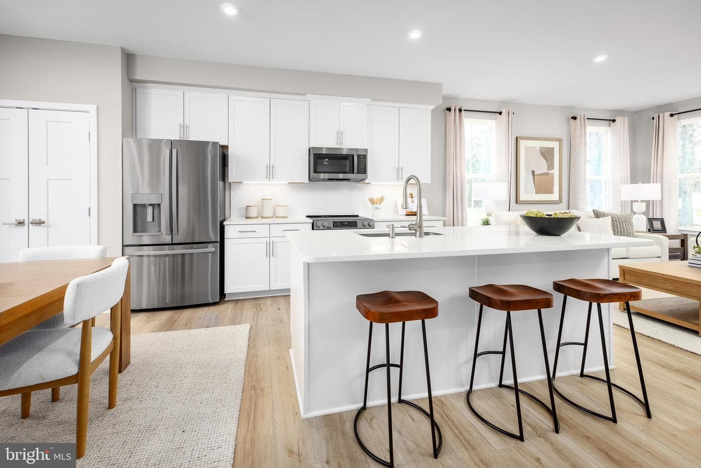 1003 Destrier Street photo 5