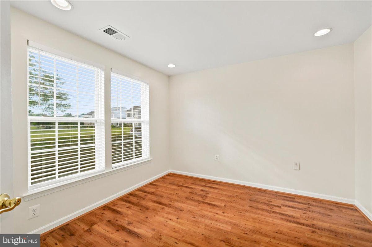 18 Davis Street photo 8