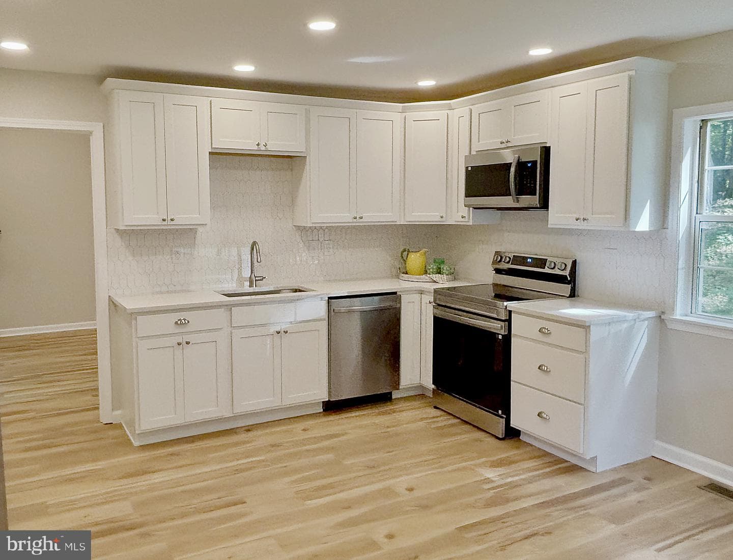 237 Oakridge Drive photo 4