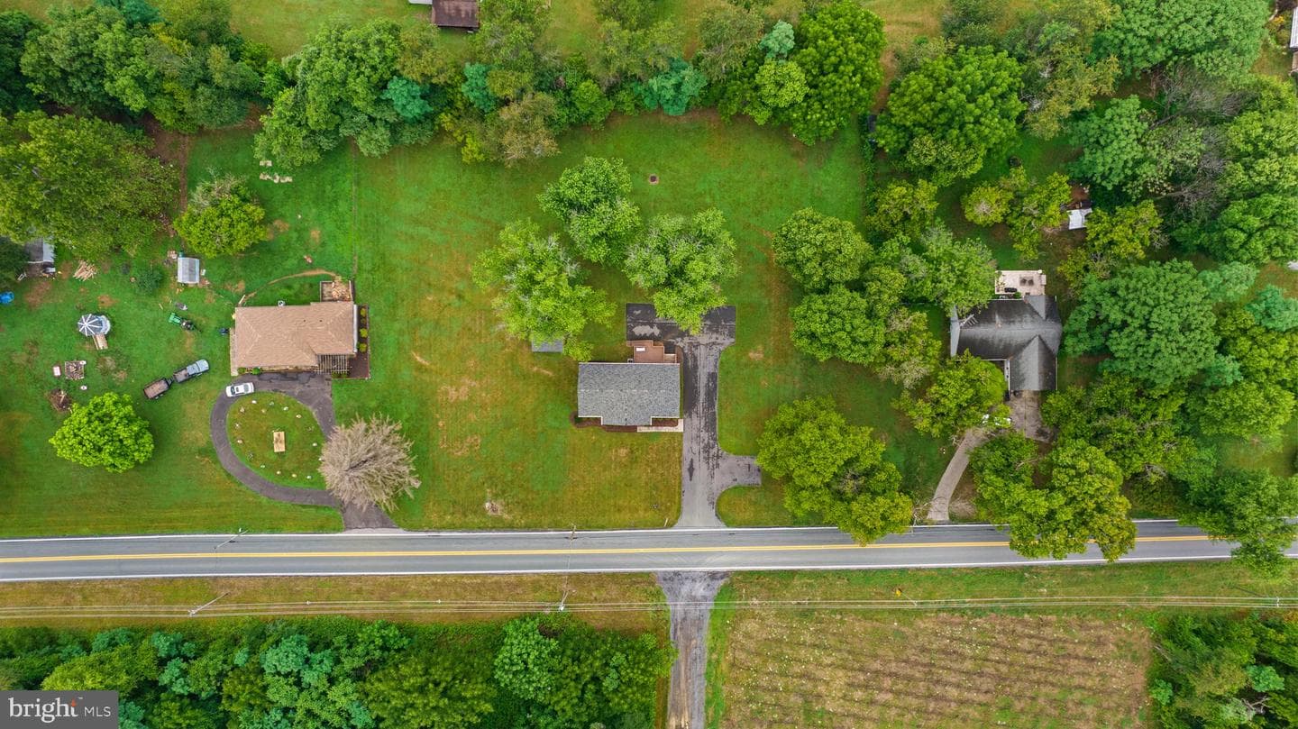 5487 Summit Point Road photo 36
