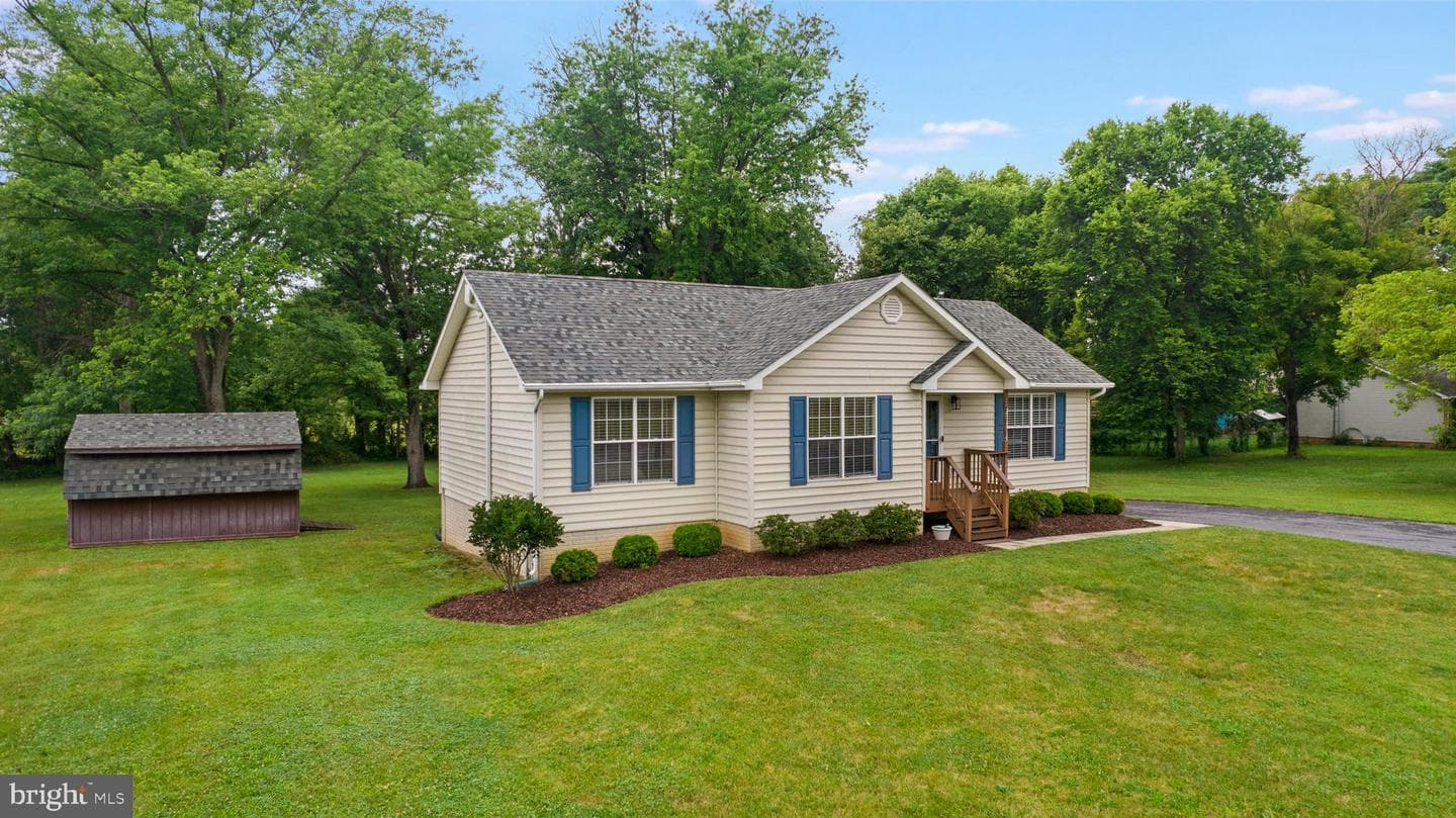 5487 Summit Point Road photo 4