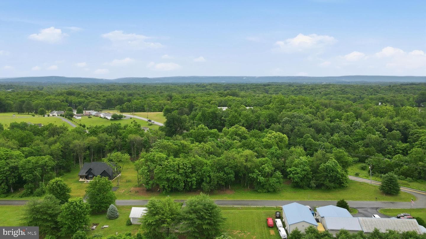 114 Southpaw Lane photo 45