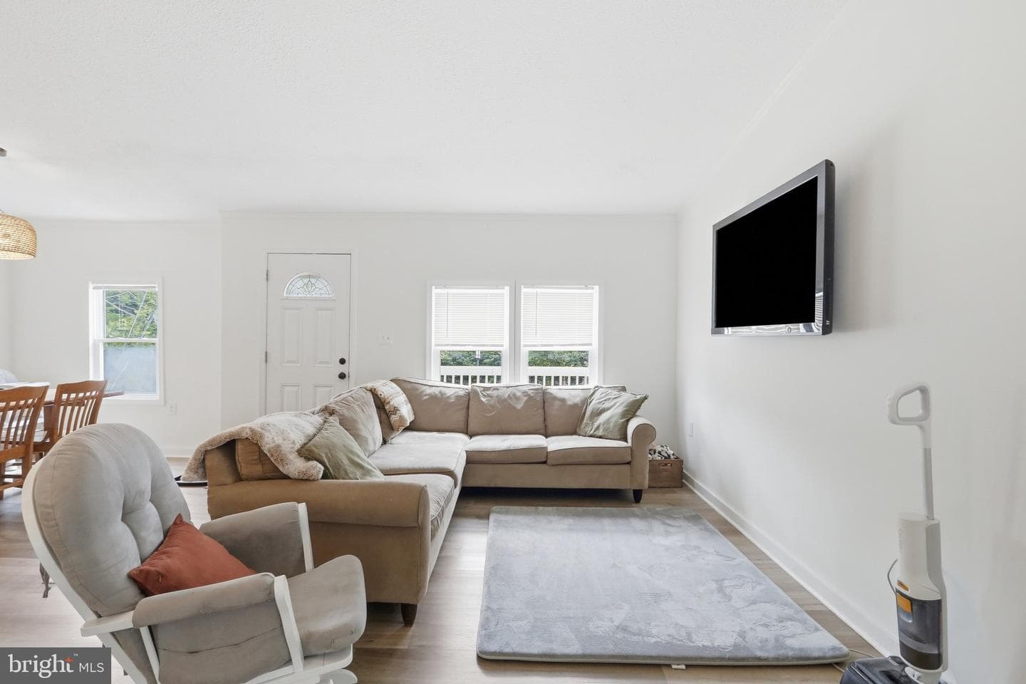 75 Lindas Lane photo 10