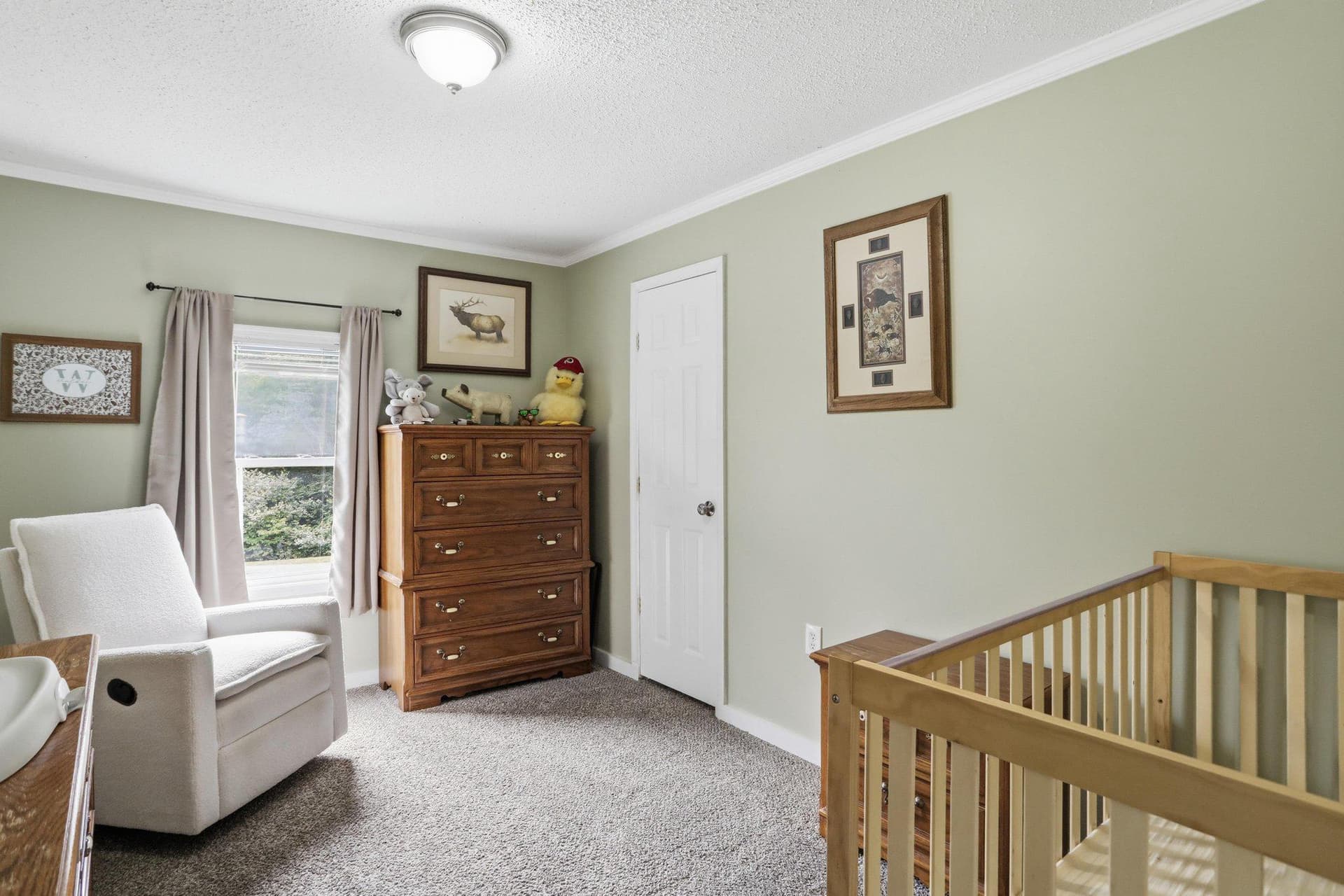 75 Lindas Lane photo 18