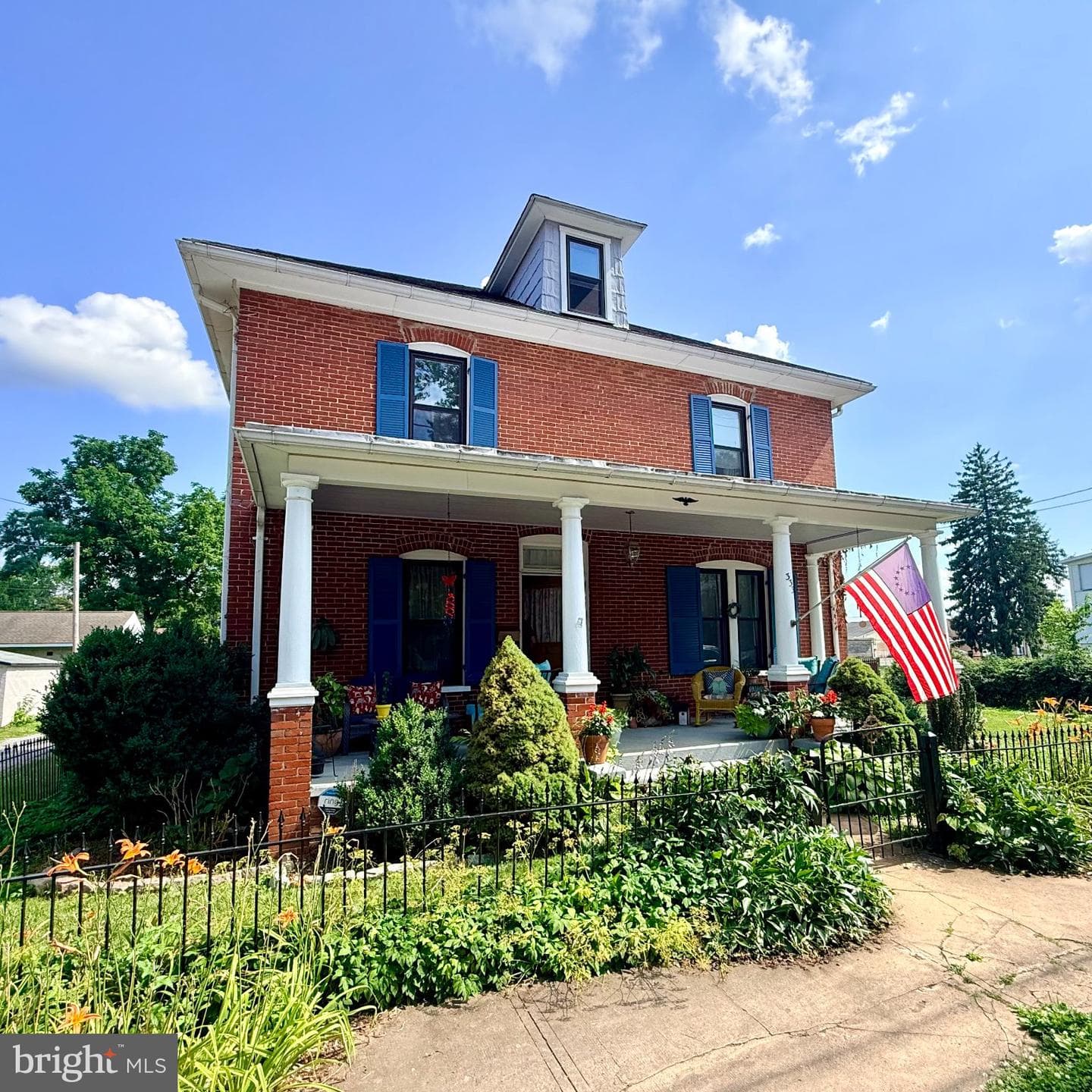 333 E 1st Avenue, Charles Town