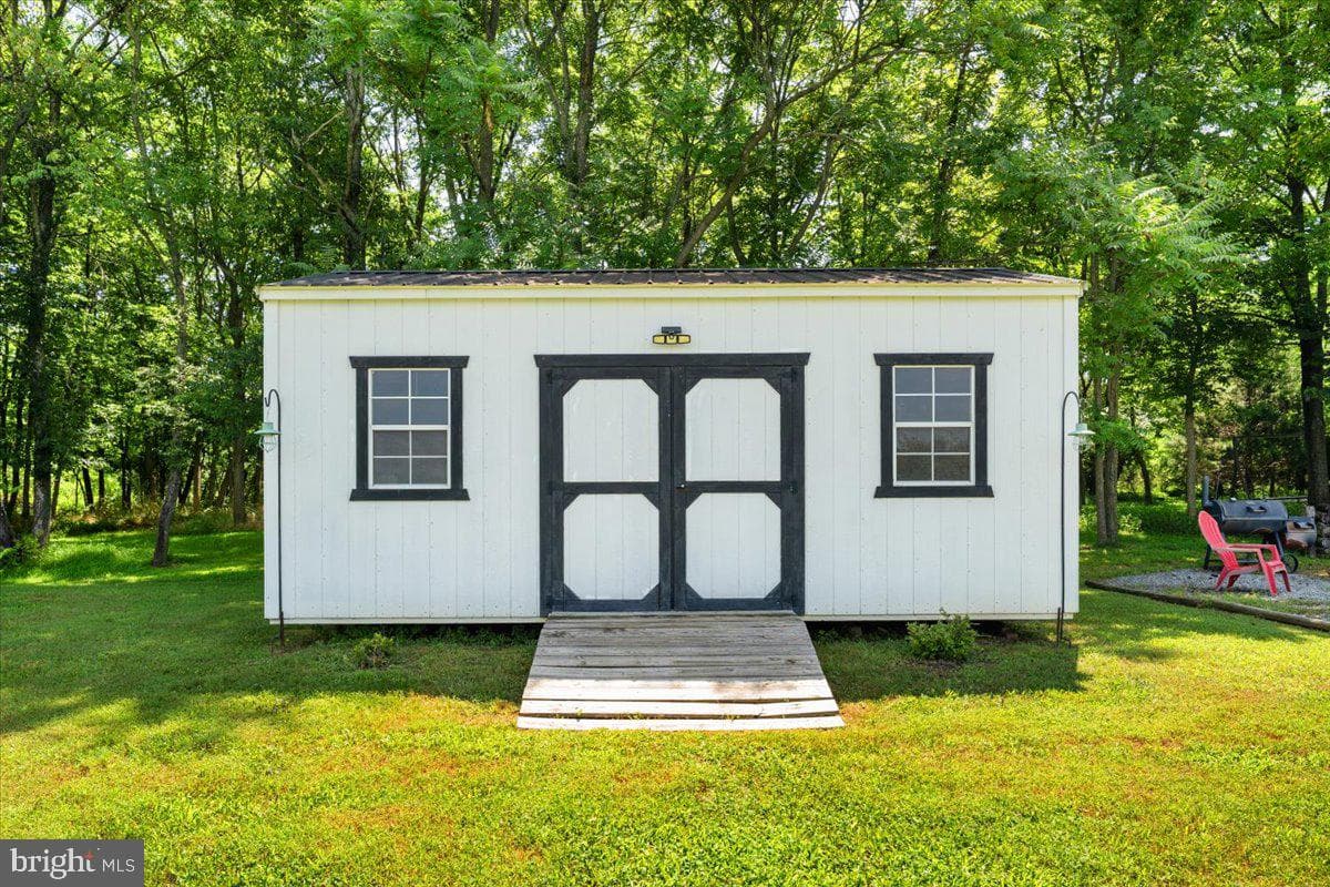 352 Basset Lane photo 46