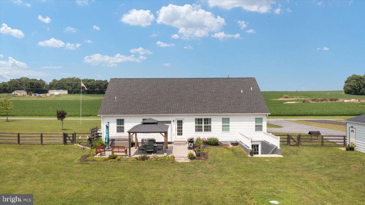 352 Basset Lane photo 69