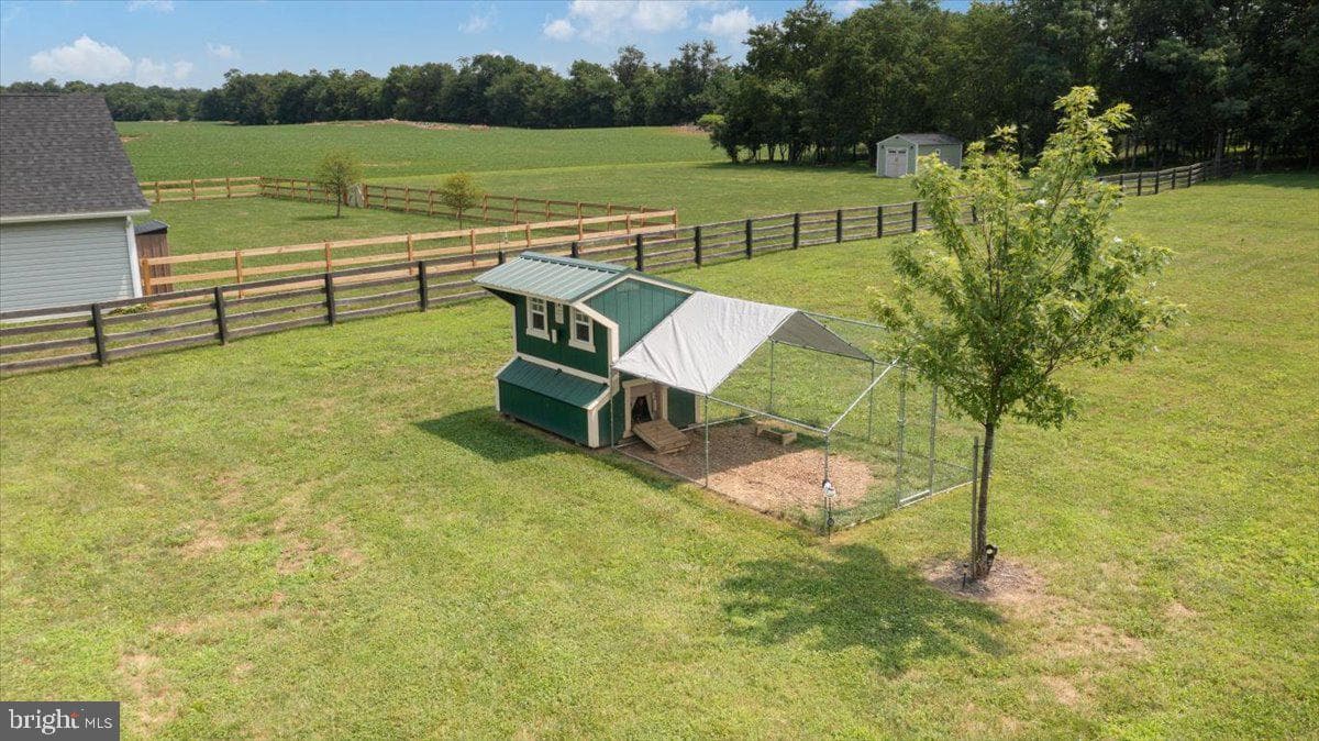 352 Basset Lane photo 80
