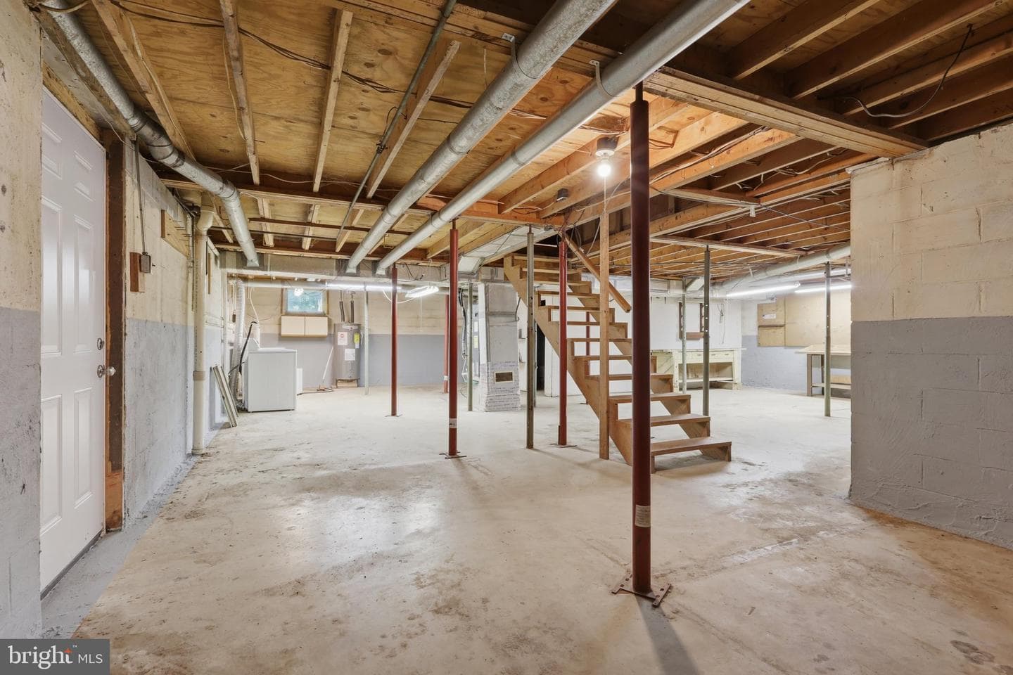 656 Kelly Drive photo 41