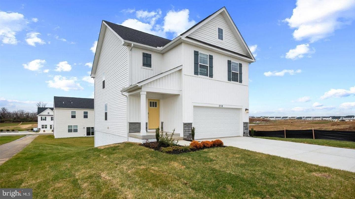 402 Eclipse Street, Charles Town