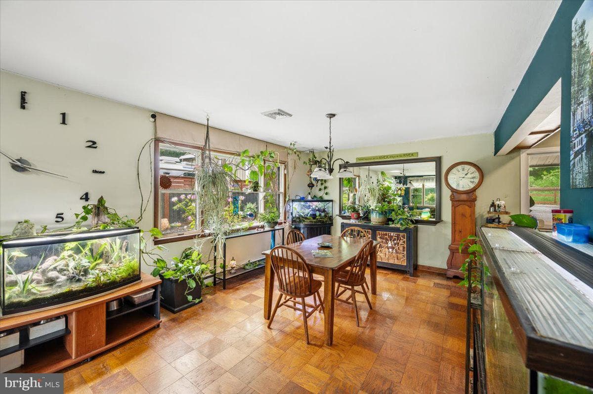 61 Natalie Lane photo 16