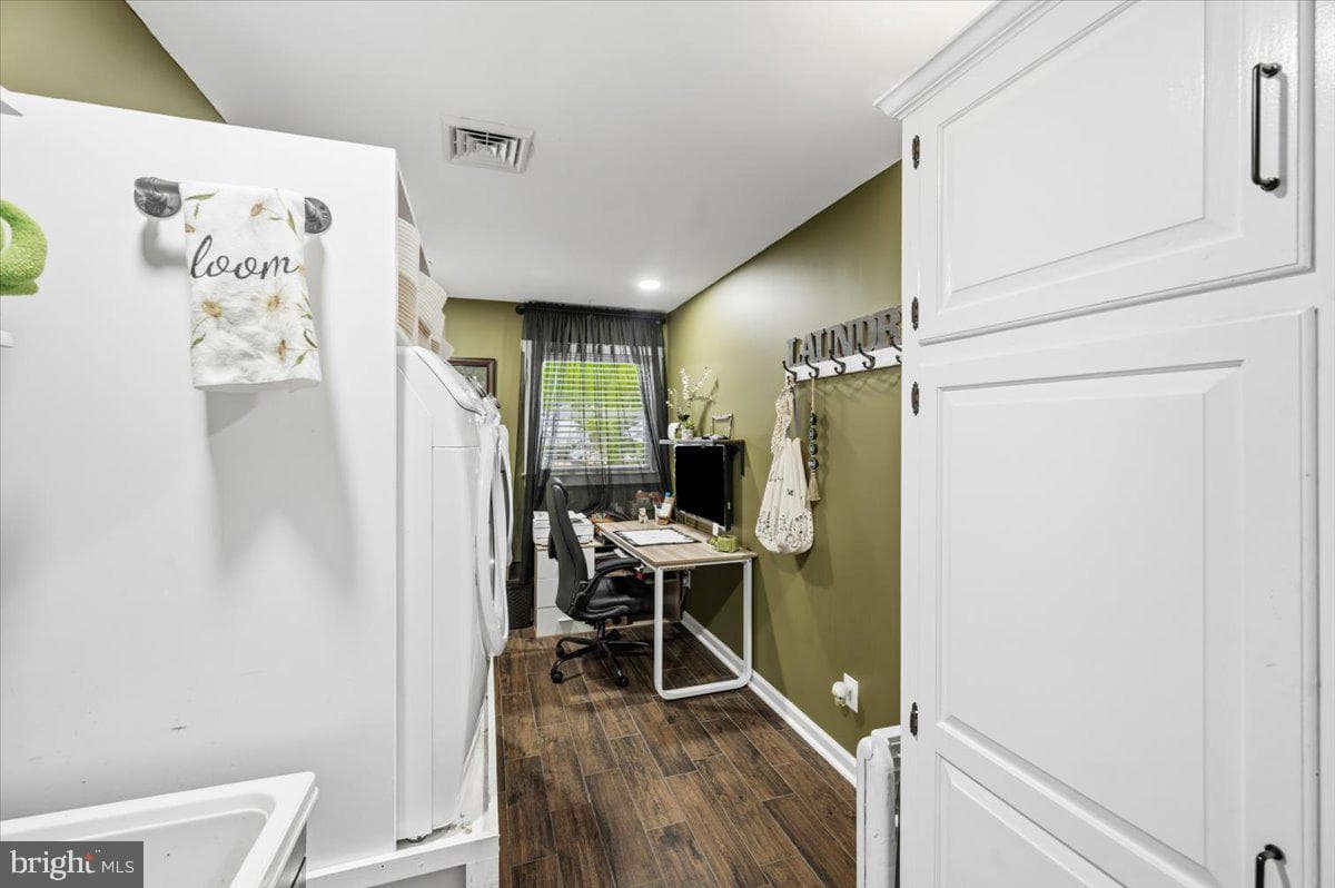61 Natalie Lane photo 27