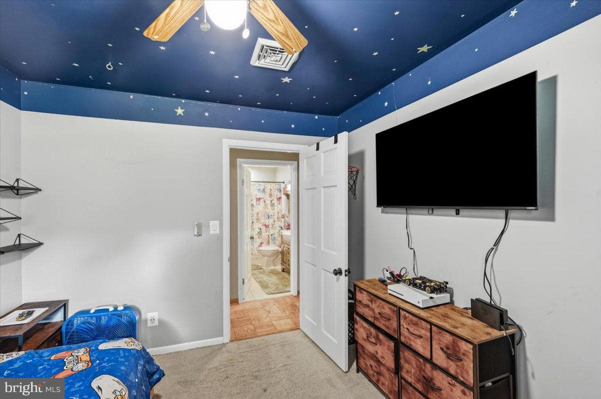 61 Natalie Lane photo 29