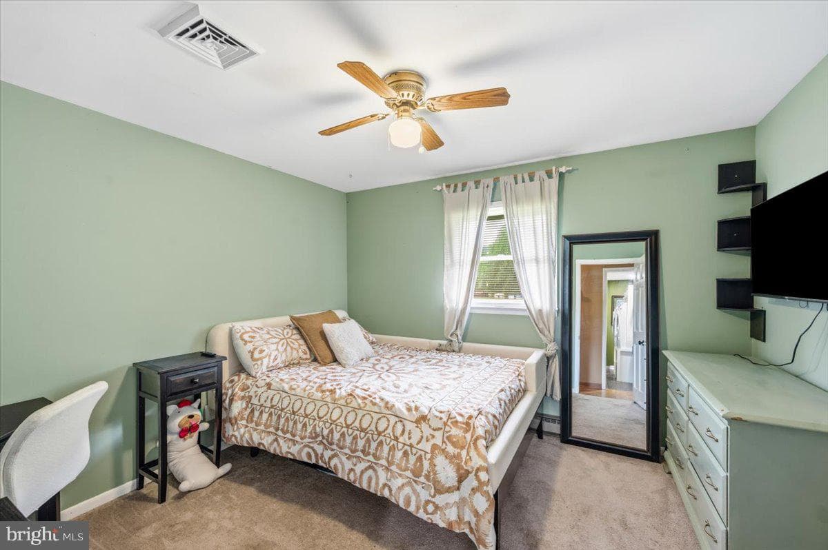 61 Natalie Lane photo 31
