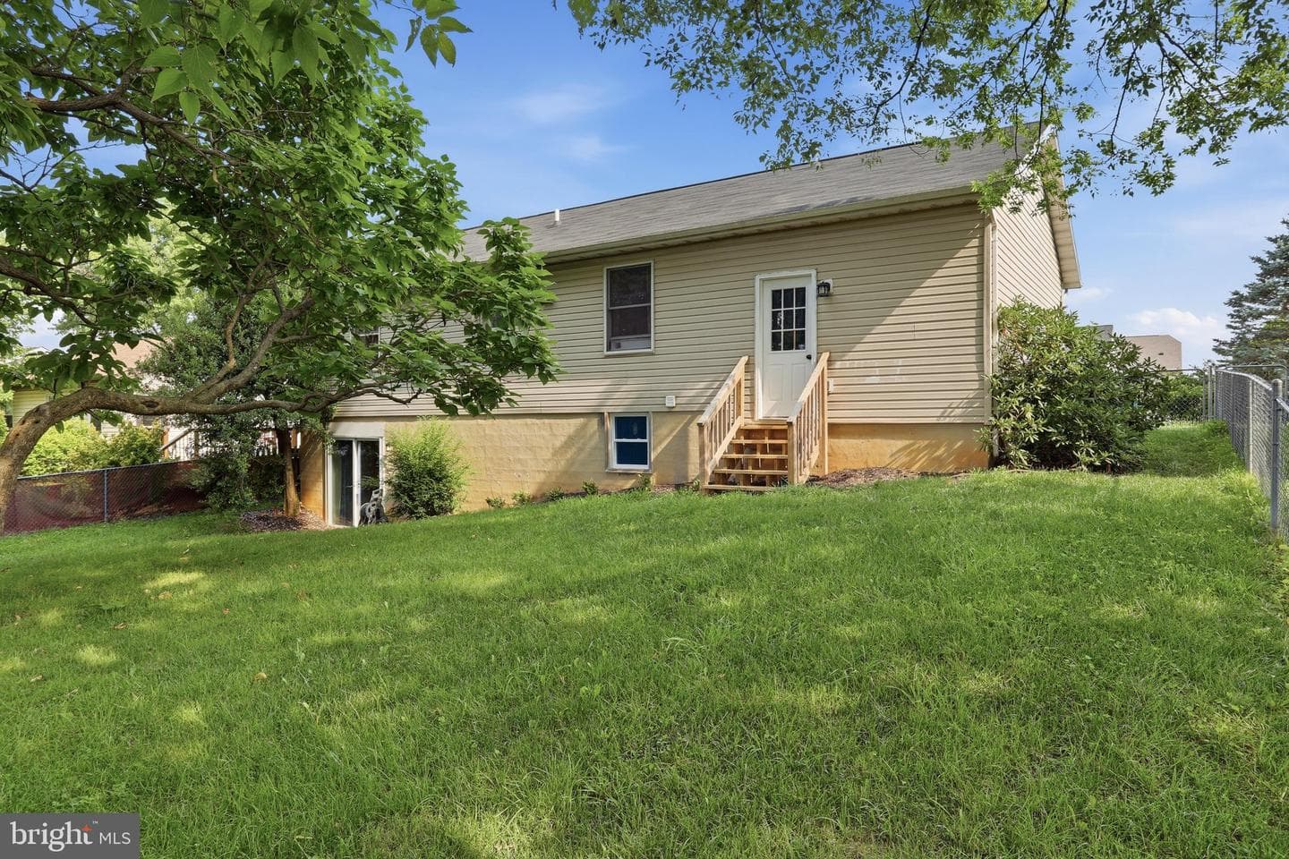 162 Georgia Avenue photo 24